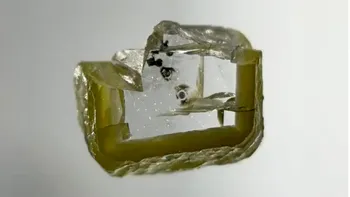 Acest mineral nu ar trebui să existe pe suprafața Pământului, dar cercetătorii l-au găsit în interiorul unui diamant