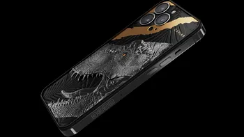 iPhone 13 Pro, primul telefon cu o bucată de dinozaur: cât costă un episod din istorie
