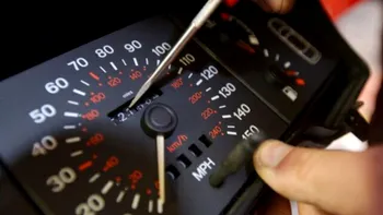 Aceeași mașină, aceeași vârstă, dar kilometraj dublu: de ce merită să cauți peste hotare când cumperi o mașină second-hand