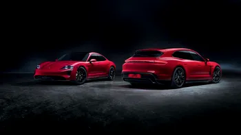 Porsche a lansat două noi mașini electrice: cât costă și când le poți cumpăra
