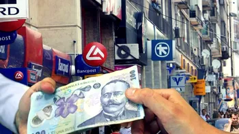 Românilor le e din ce în ce mai greu să-și plătească creditele la bănci: valuta pune mari probleme