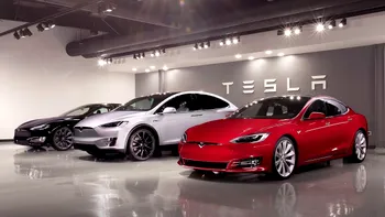 Problemele continuă pentru Tesla: număr impresionant de mașini care au fost rechemate în fabrică