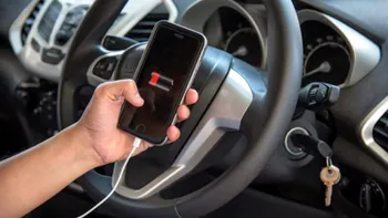 Greșeala uriașă pe care o fac toți șoferii. Nu face niciodată asta cu telefonul în mașină