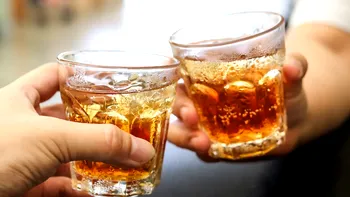 Afinitatea românilor pentru alcool, ce spune despre noi: cum stăm la nivel global