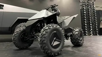 Doar asta nu lansase Tesla, un ATV pentru copii: cât costă Cyberquad, când se lansează