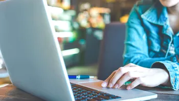 Aplicațiile ce digitalizează România: fac minuni pentru românii care au nevoie de ajutor