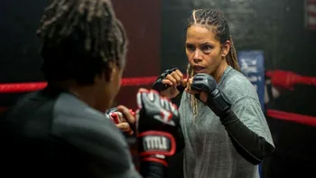 Cum a sărbătorit Halle Berry succesul producției Netflix „Bruised”: și-a luat fanii prin surprindere