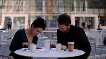 Dacă vă era dor de o comedie romantică, „I Want You Back” ar putea fi compromisul ideal