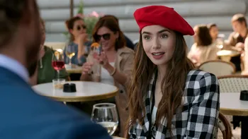 Veste bună pentru fanii „Emily in Paris”: serialul are sezoane noi pe Netflix