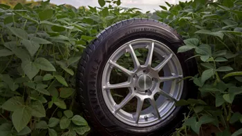 Prototipul de anvelopă realizat în proporție de 70% din materiale sustenabile: ce înseamnă asta pentru viitorul mașinilor