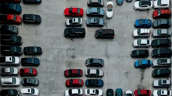 Vânzările auto au scăzut în 2021: predicțiile despre 2022 arată optimist
