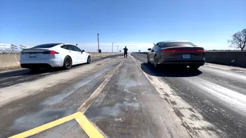 Tesla și Lucid s-au întrecut: cea mai rapidă mașină electrică a câștigat