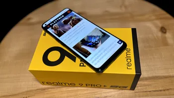REVIEW Realme 9 Pro+, telefonul ieftin și frumos cu cameră de top