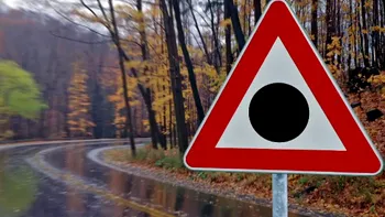 Ce înseamnă noul semn de circulație, de fapt: triunghi roșu cu bulină neagră. Mulți șoferi nici nu știu
