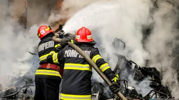 Incendiu violent la cinci case în Giurgiu. Mai multe persoane au suferit atacuri de panică