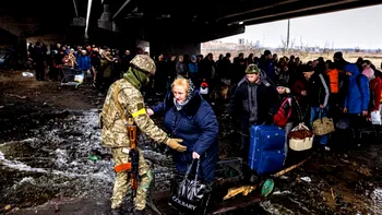 Orașul Mariupol a rămas fără apă, alimente și energie electrică. Zelenski: „Un copil a murit din cauza deshidratării“