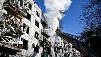 Orașul care servea drept coridor umanitar pentru Kiev a fost bombardat: „Se cutremura pământul“