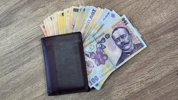 Cine întoarce banii cu lopata, în România, chiar dacă sunt multe crize și război la graniță: au mare noroc