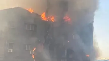 Ce s-a ales de centrul comercial din București care a ars, ieri. ISU și Poliția Locală sunt la fața locului, în continuare FOTO
