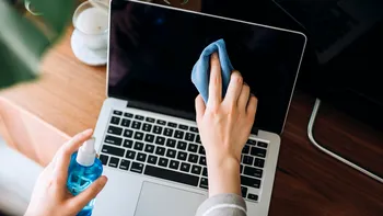 Cum să ștergi corect monitorul, ecranul telefonului sau televizorul: trucuri care te ajută să nu greșești