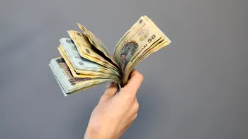 Ratele la bănci, tot mai greu de dus: cum te mai poți salva din fața avalanșei de scumpiri