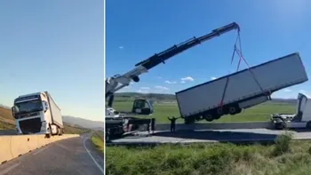 Accident în Gorj. Un tir a rămas suspendat pe un parapet, după ce șoferul a pierdut controlul volanului