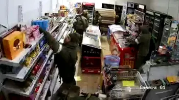 Ce fac soldații ruși cu lucrurile furate din casele ucrainenilor. Se întâmplă într-un oraș din statul vecin, Belarus