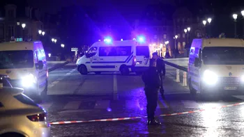 Incident în Paris. Poliția a tras asupra unei mașini. Doi oameni au murit și unul a fost rănit