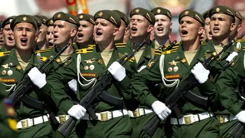 Soldații ruși care s-au retras din Kiev aveau pregătite uniforme de paradă, susține un oficial ucrainean