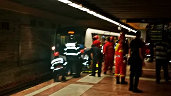 Un agent de pază de la stația de metrou Republica a murit. Bărbatul a căzut pe scări