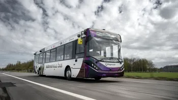 Premieră pentru industria transportului: autobuzul autonom care va ajunge pe șosele