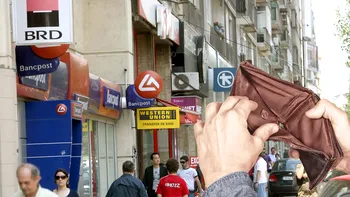 Lovitura de proporții pe care o primesc românii la bancă. Se aplică de astăzi și îți va goli buzunarele