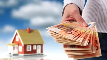 Plănuiai să-ți cumperi casă anul acesta? Ia-ți gândul și amână investiția, dacă nu vrei să te îngropi în datorii