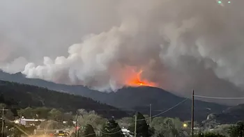 Mega-incendiu de pădure în SUA. Flăcările uriașe amenință orașul Las Vegas