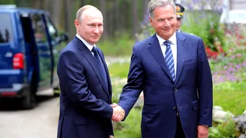 Președintele Finlandei a vorbit cu Putin despre aderarea la NATO. Cum a decurs discuția telefonică
