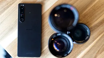 Premieră în tehnologie: smartphone-ul Xperia 1 IV de la Sony are primul obiectiv din lume cu zoom optic continuu