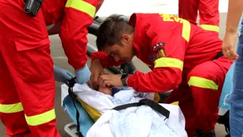 Un copil a căzut de la etajul 3 al unui bloc din București