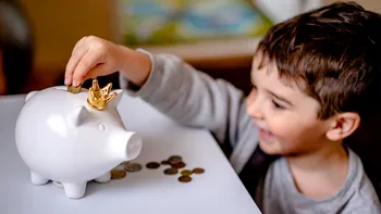Educație financiară pentru cei mici: cum responsabilizăm copiii cu banii