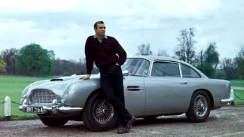 Mașina lui James Bond, scoasă la licitație: cu ce sumă impresionantă se vinde celebrul automobil folosit de Sir Sean Connery