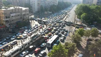 Șoferii români și fascinația pentru benzină: ce se întâmplă cu mașinile diesel, dar cu cele electrice sau hibrid