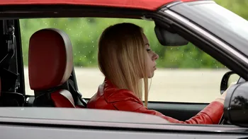 Condamnare hilară în Suceava. O tânără prinsă la volan fără permis, obligată să nu iasă din casă în weekend