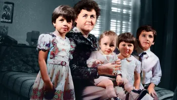 Localitatea bizară cu ”mame eroine”, femeile cu cel puțin 10 copii din România. Primeau recunoștința și aprecierea statului socialist