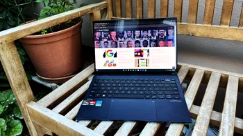 REVIEW ASUS Zenbook S 13 OLED cu AMD Ryzen 6000, probabil cel mai ușor laptop cu această performanță