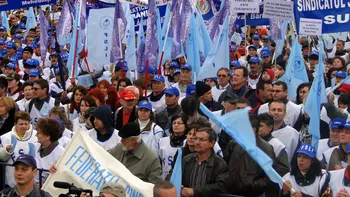 Protest la Ministerul Muncii: „Nu vrem majorări de salariu”
