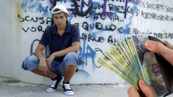 Amendă de până la 6.000 de lei pentru un gest banal: mulți adolescenți fac asta, iar înainte era o pedeapsă modică