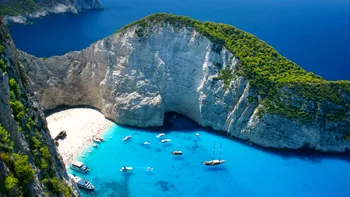 Top 10 plaje cu iz exotic din Grecia
