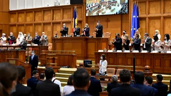 Salarii mari, pensii speciale, viață lungă și prosperă. Cercetătorii au confirmat: un politician trăiește mai mult decât tine