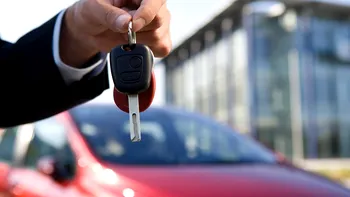 Românii nu mai cumpără case, dar cumpără mașini la greu: în plină criză, duduie înmatriculările