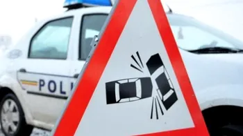 Accident în Olt, între un microbuz și un autoturism. Nouă persoane au ajuns la spital, iar o femeie și-a pierdut viața