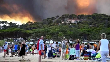 Incendii devastatoare în Franța. Peste 900 de pompieri se luptă cu flăcările care au cuprins 600 de hectare